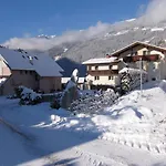 Apartmenthaus Kometerhof Apart Otel Flattach